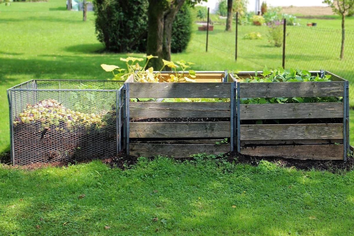 Idée 4 : Le bac à compost double pour le jardinage durable