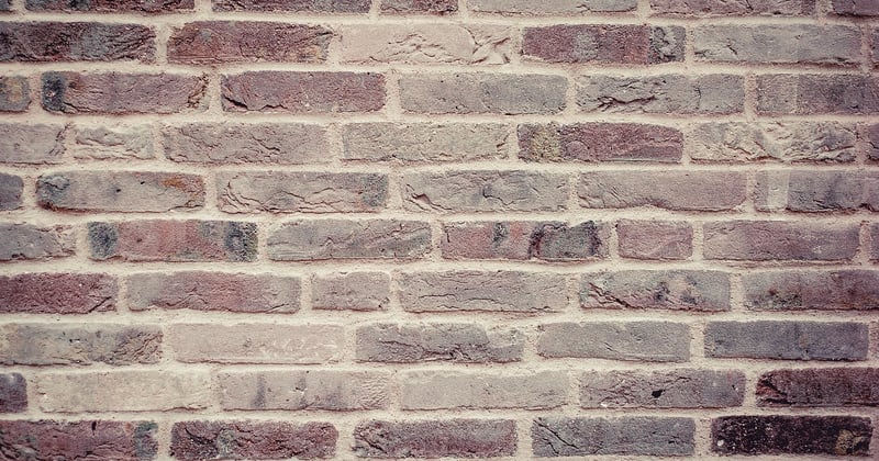 Guide pour poser un robinet extérieur au mur sans plombier